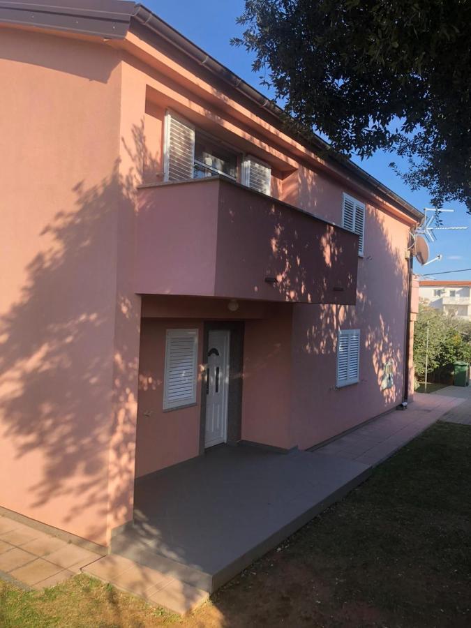 Apartment Milka Vir Bagian luar foto