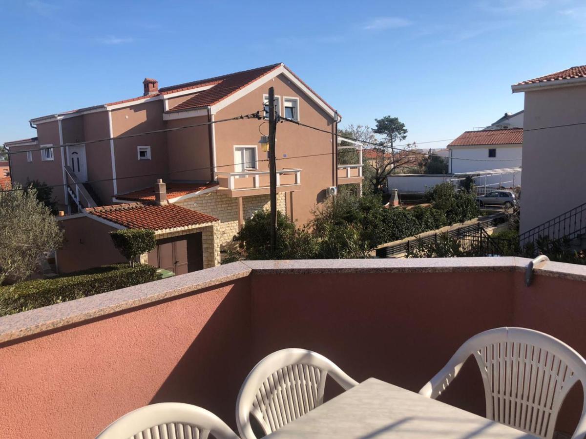 Apartment Milka Vir Bagian luar foto