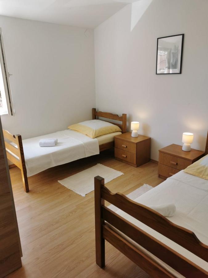 Apartment Milka Vir Bagian luar foto